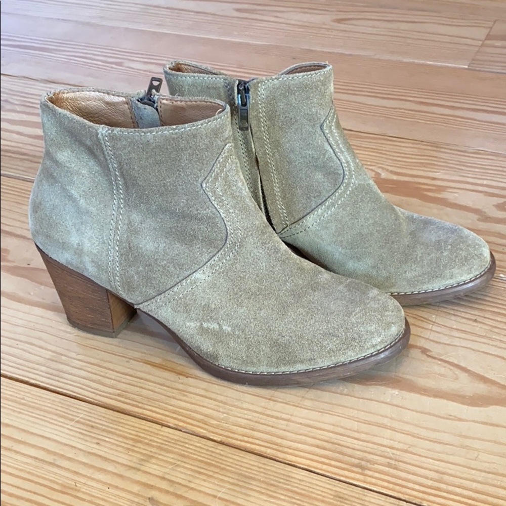 Madewell olive green suede bootie